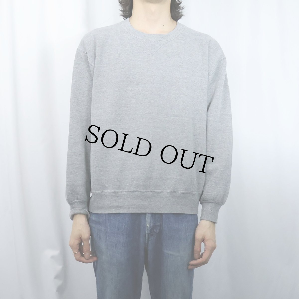 画像2: 90's RUSSELL ATHLETIC USA製 前V 無地スウェット L (2)