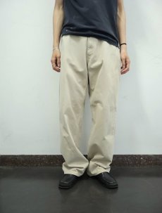 画像1: 90's Levi's SILVER TAB "loose" チノトラウザーズ W37 (1)