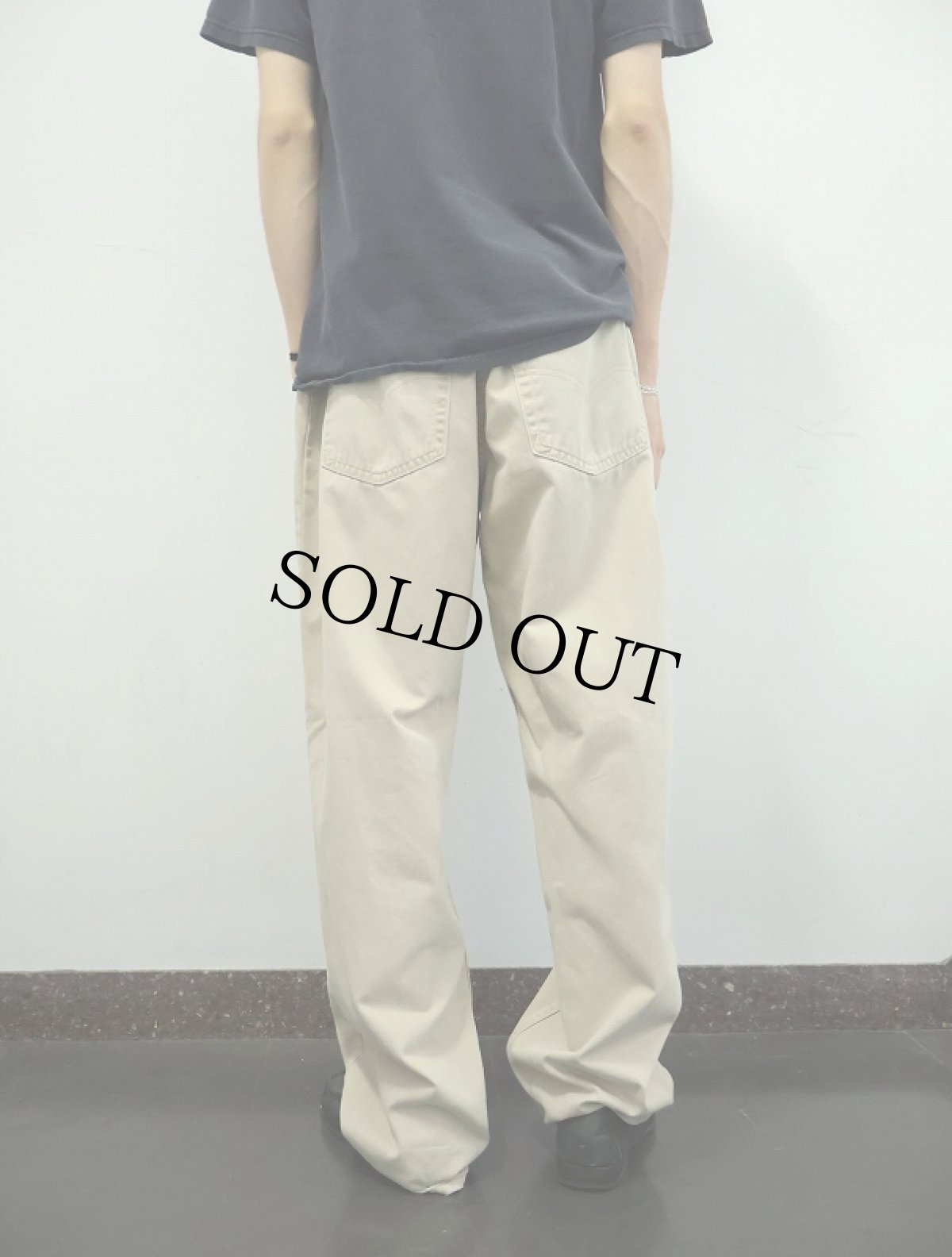 画像2: 90's Levi's SILVER TAB "loose" チノトラウザーズ W37 (2)
