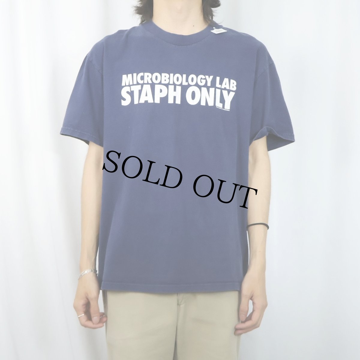 画像2: 90〜2000's Now and Zen Productions "MICROBIOLOGY LAB STAPH ONLY" プロダクション会社 プリントTシャツ NAVY L (2)