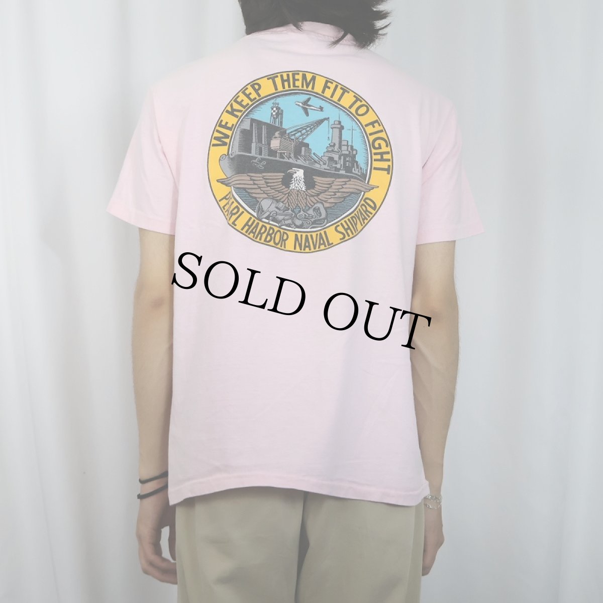 画像4: 90's USA製 "WE KEEP THEM FIT TO FIGHT" 造船所プリント ポケットTシャツ L (4)