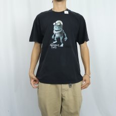 画像2: "The Annoying Thing" キャラクタープリントTシャツ BLACK (2)