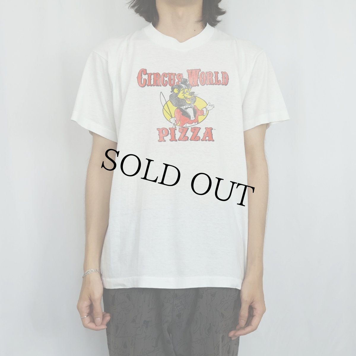 画像2: 90's USA製 "CIRCUS WORLD PIZZA" ライオンイラストプリントTシャツ L (2)