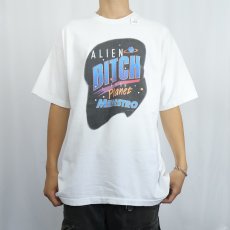 画像2: 2000's "ALIEN BITCH FROM Planet MENSTRO" ジョークプリントTシャツ XL (2)