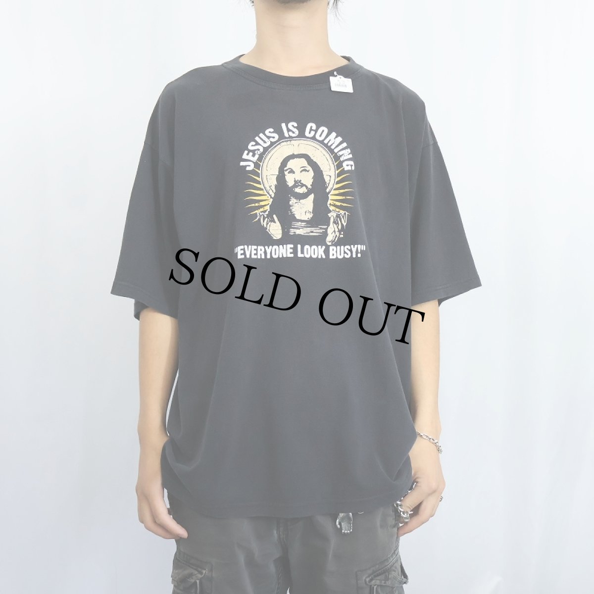 画像2: 80〜90's "EVERYONE LOOK BUSY!" ジーザスプリントTシャツ BLACK (2)
