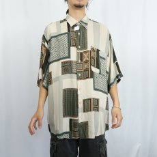 画像2: 90's〜 UNTIED 総柄 レーヨンシャツ XL (2)