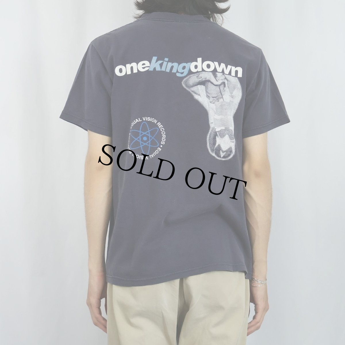 画像4: One King Down USA製 "Gravity Wins Again" ハードコアバンド アルバムプリントTシャツ NAVY M (4)