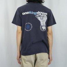 画像4: One King Down USA製 "Gravity Wins Again" ハードコアバンド アルバムプリントTシャツ NAVY M (4)