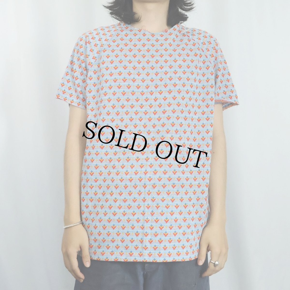 画像2: UNKNOWN 総柄 Tシャツ (2)
