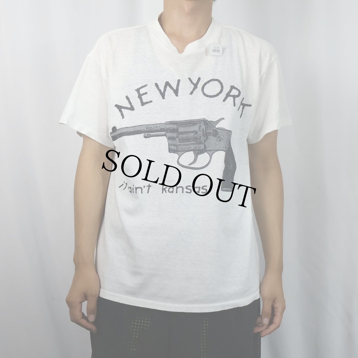 画像2: 90's "NEW YORK it ain't kansas" ピストルプリントTシャツ XL (2)
