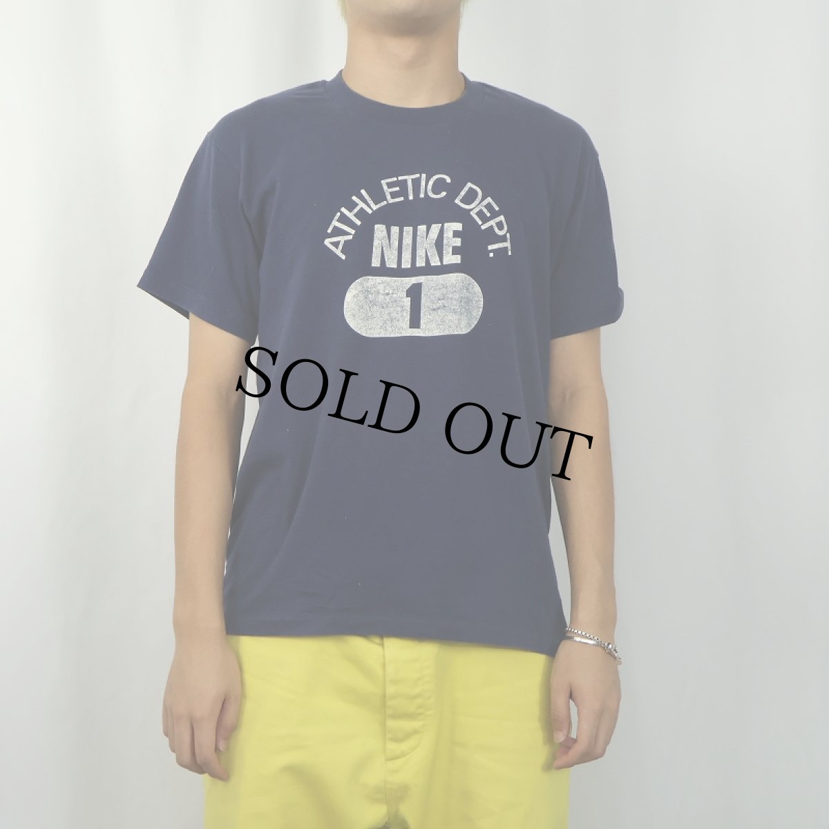 画像2: 80's NIKE 紺タグ USA製 "ATHLETIC DEPT NIKE" プリントTシャツ NAVY L (2)