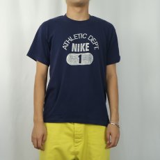 画像2: 80's NIKE 紺タグ USA製 "ATHLETIC DEPT NIKE" プリントTシャツ NAVY L (2)
