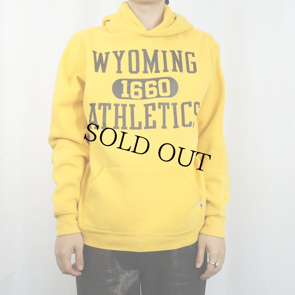 画像2: 80's RUSSELL ATHLETIC "WYOMING ATHLETICS" プリントスウェットフーディー L (2)