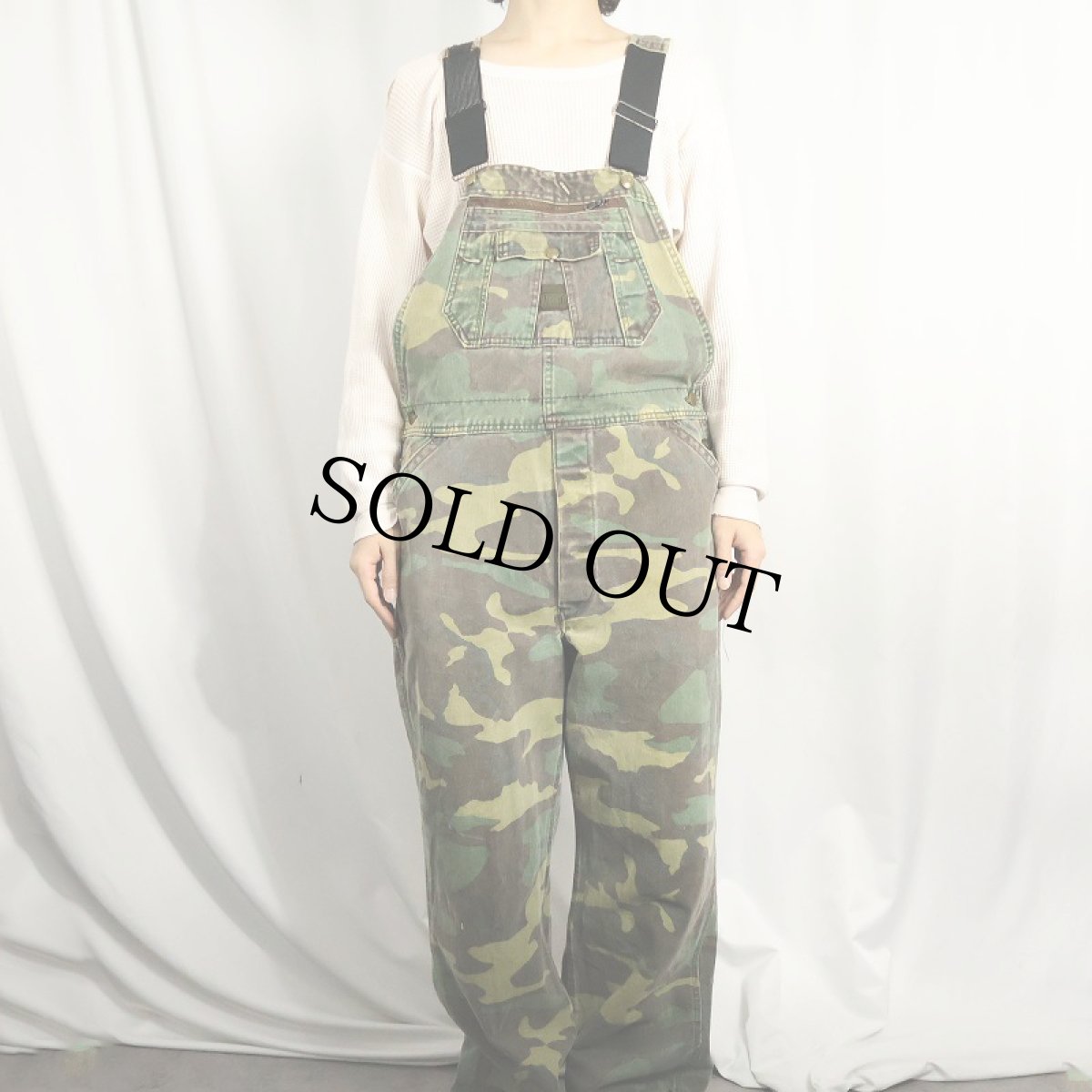 画像2: 80's LIBERTY ウッドランドカモ柄 コットンオーバーオール (2)