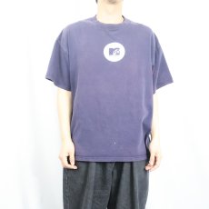 画像2: 2000's MTV ロゴプリントTシャツ NAVY XL (2)