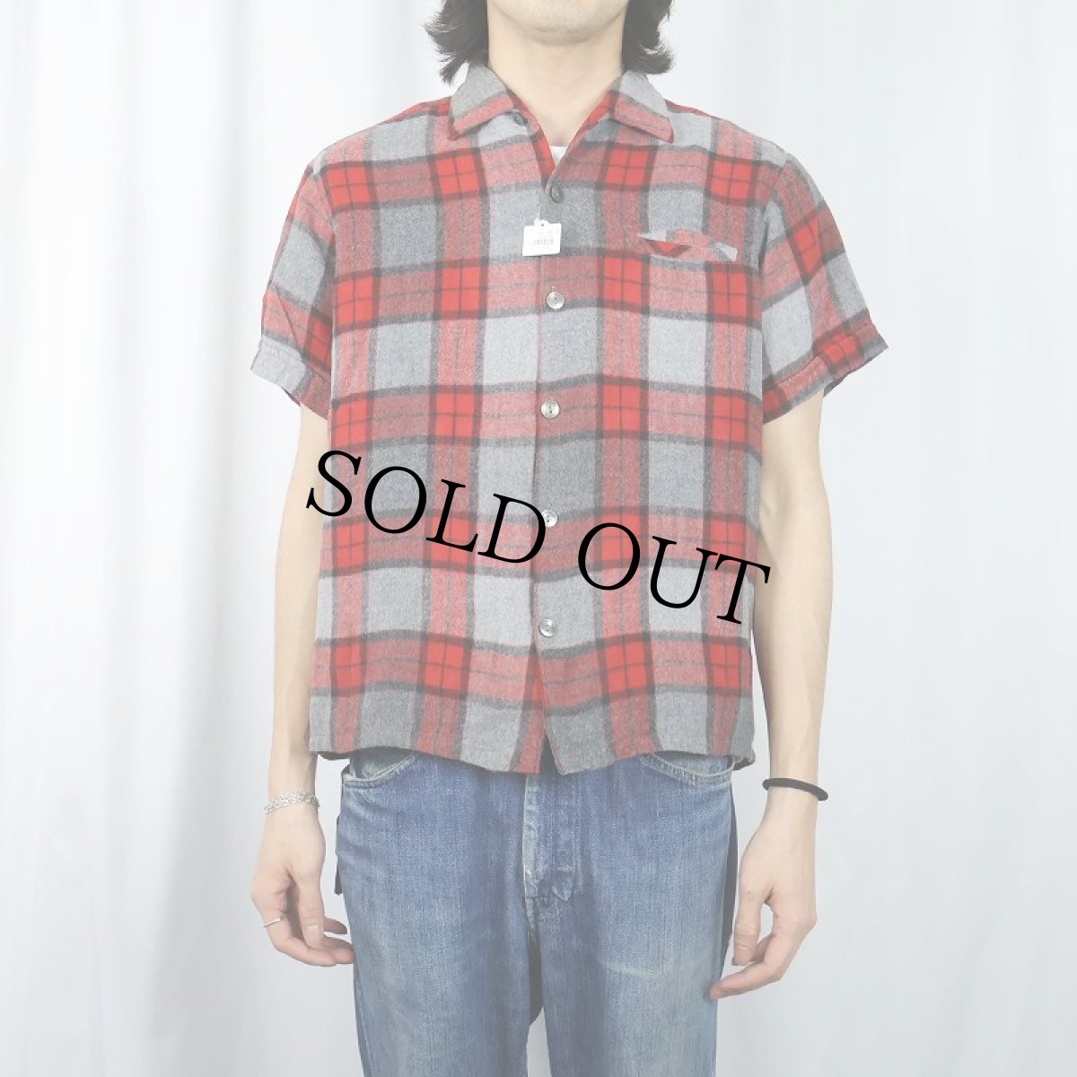 画像2: 50〜60's Desmond's ITALY製 チェック柄 レーヨン混 オープンカラーシャツ  (2)