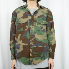 画像2: 80〜90's L.L.Bean "MILITARY TYPE" ウッドランドカモ柄 コットンシャツ M (2)