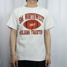 画像2: 80's Champion トリコタグ USA製 "SM NORTHWEST BUILDING TRADITION" フットボールチームプリントTシャツ L  (2)
