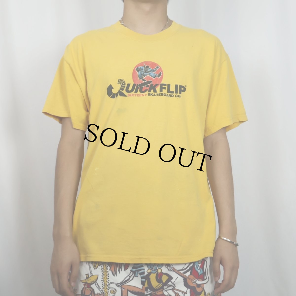 画像2: 90's〜 SIXTEEN USA製 "Quick Flip" プリントTシャツ L (2)