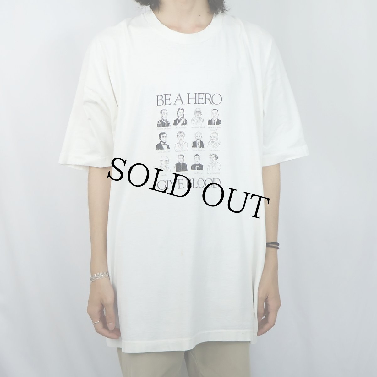 画像2: 90's Baxter USA製 "BE A HERO GIVE BLOOD" 偉人プリントTシャツ XXXL (2)