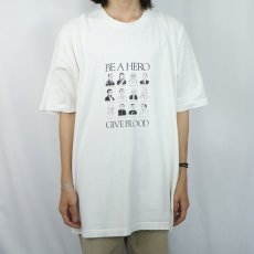 画像2: 90's Baxter USA製 "BE A HERO GIVE BLOOD" 偉人プリントTシャツ XXXL (2)