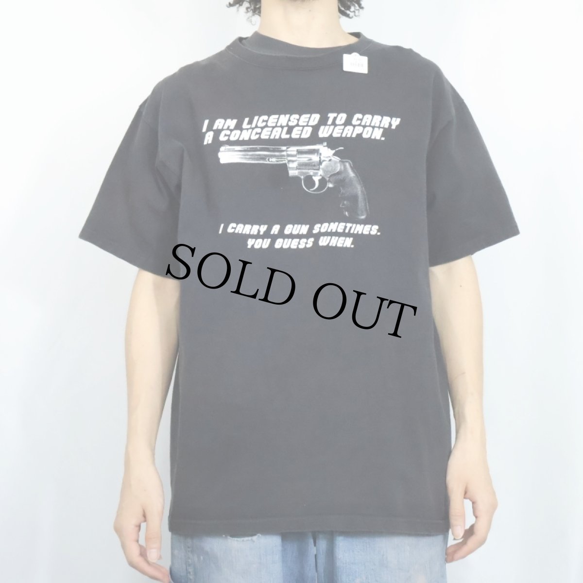 画像2: 2000's "I AM LICENSED TO CARRY A CONCEALED WEAPON..." ピストルプリントTシャツ BLACK L (2)