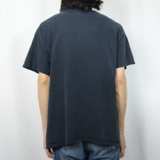 画像3: Donnie Illustrations "Shadow of the Destiny" イラストプリントTシャツ BLACK (3)