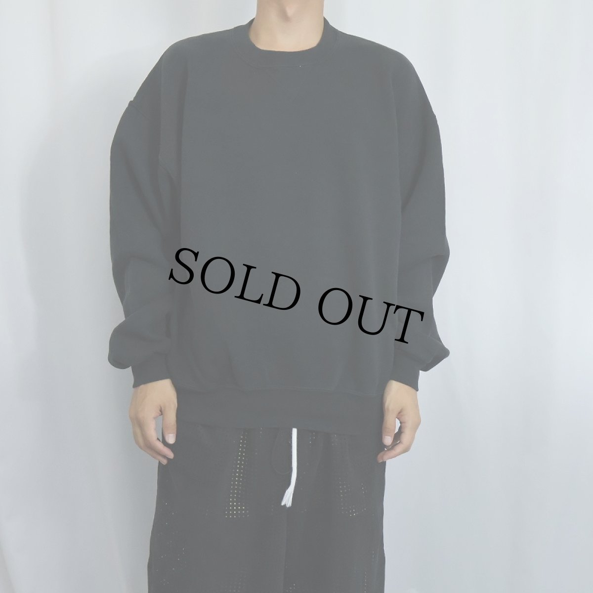 画像2: 90's RUSSELL ATHLETIC 前V 無地スウェット BLACK XL (2)