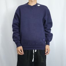 画像2: 90's RUSSELL ATHLETIC USA製 "HIGH COTTON" 前V 無地スウェット NAVY M (2)