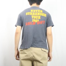 画像4: 80's TRIUMPH USA製 "NEVER SURRENDER TOUR 1983" ハードロックバンドツアーTシャツ BLACK L (4)