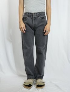 画像2: 90's Levi's 501 USA製 先染め ブラックデニムパンツ W31 (2)