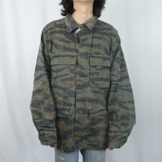 画像2: 90's U.S.ARMY タイガーストライプカモ柄  BDUジャケット XLARGE-LONG (2)