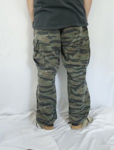 画像3: 80's U.S.ARMY タイガーストライプカモ柄 BDUカーゴパンツ MEDIUM-REGULAR (3)
