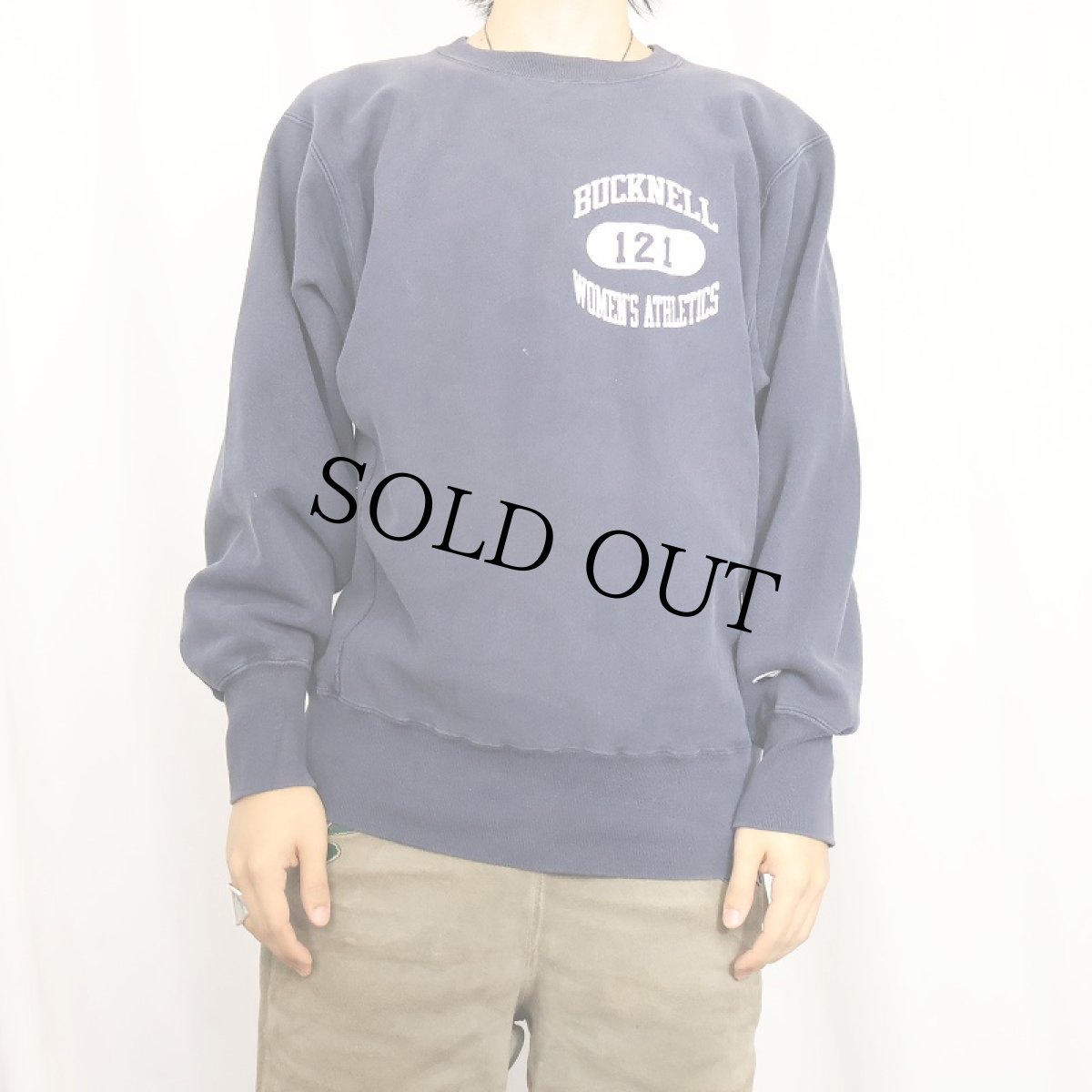 画像2: 90's Champion REVERSE WEAVE USA製 "BUCKNELL WOMEN'S ATHLETICS" プリントスウェット NAVY L (2)