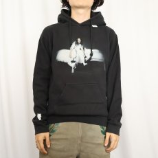 画像2: Billie Eilish "When We All Fall Asleep, Where Do We Go?" ミュージシャンフォトプリントスウェットフーディー BLACK S (2)