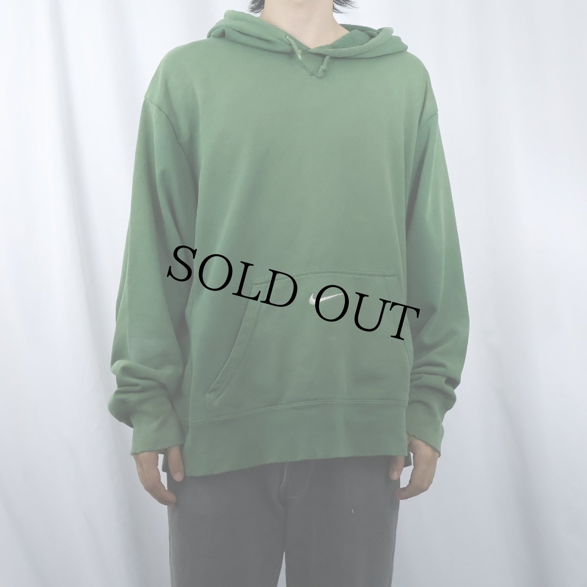 画像2: NIKE ロゴ刺繍 スウェットフーディー L (2)