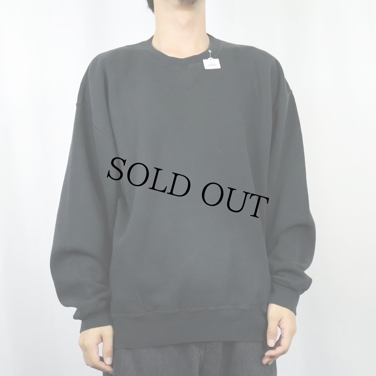 画像2: RUSSELL ATHLETIC 前V 無地スウェット BLACK (2)