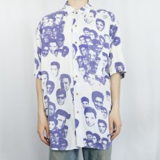 画像2: 90's MOSSIMO "Elvis Presley" 総柄 ミュージシャンプリントレーヨンシャツ M (2)