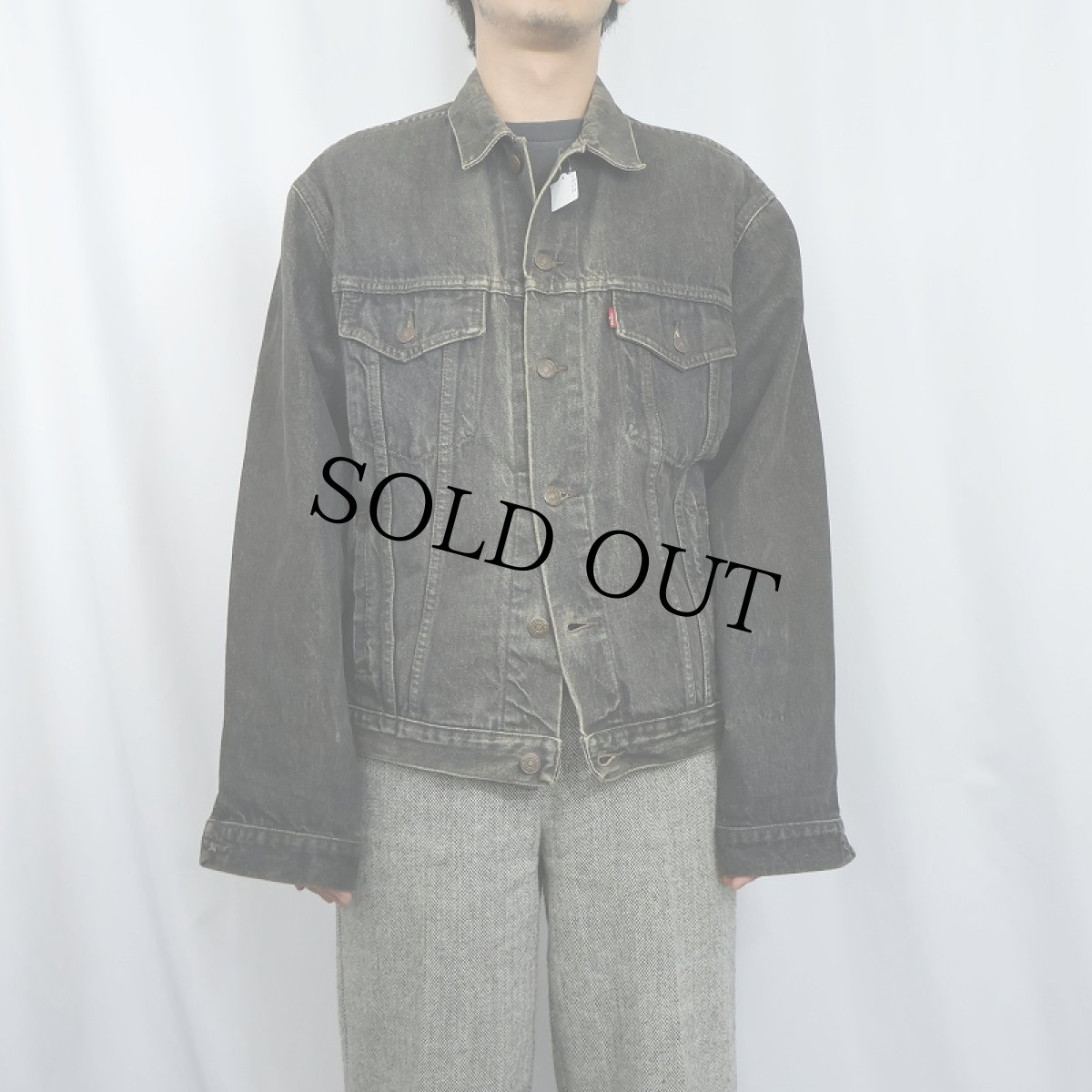 画像2: 90's Levi's 70503-0259 GT.BRITAIN製 ブラックデニムジャケット S (2)