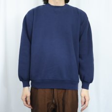 画像2: 90's RUSSELL ATHLETIC USA製 前V 無地スウェット NAVY L (2)