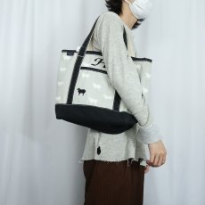 画像2: LANDS' END 羊柄×刺繡付き キャンバストートバッグ MEDIUM (2)