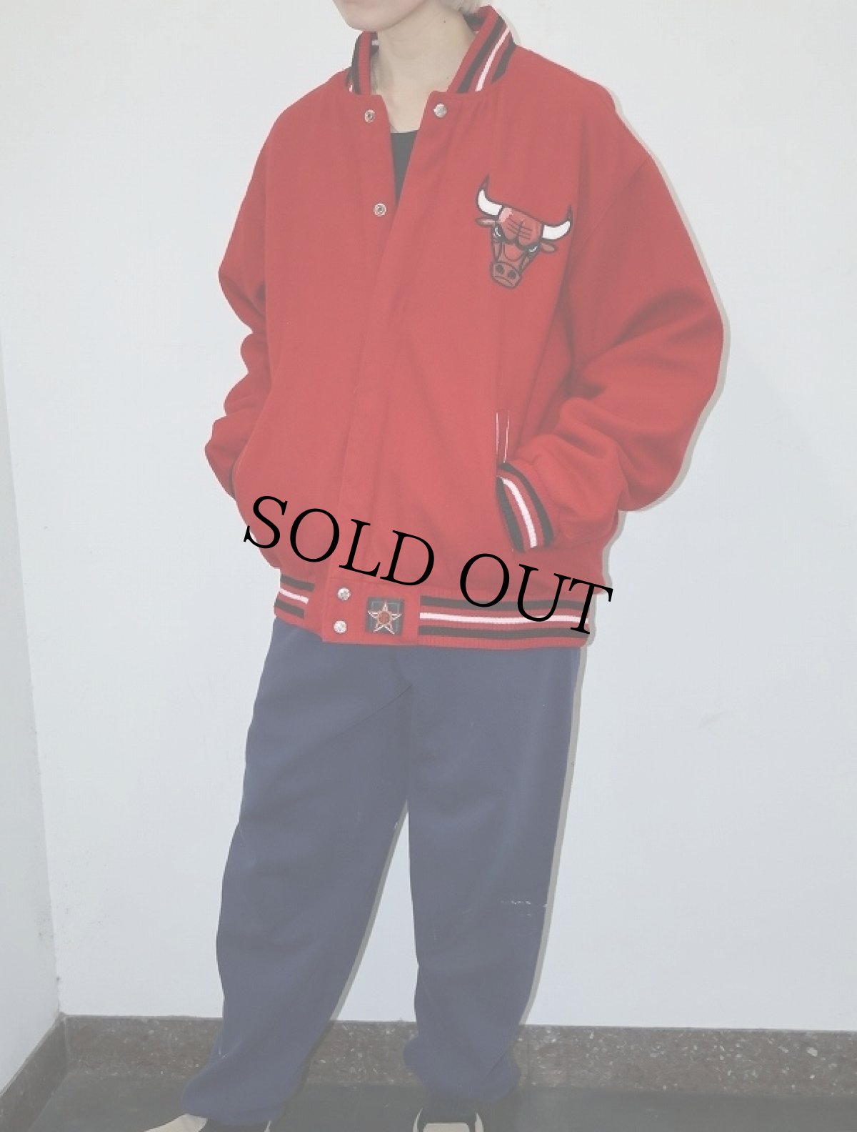 画像2: CHICAGO BULLS NBAチーム ロゴ刺繍 リバーシブルスタジャン L (2)