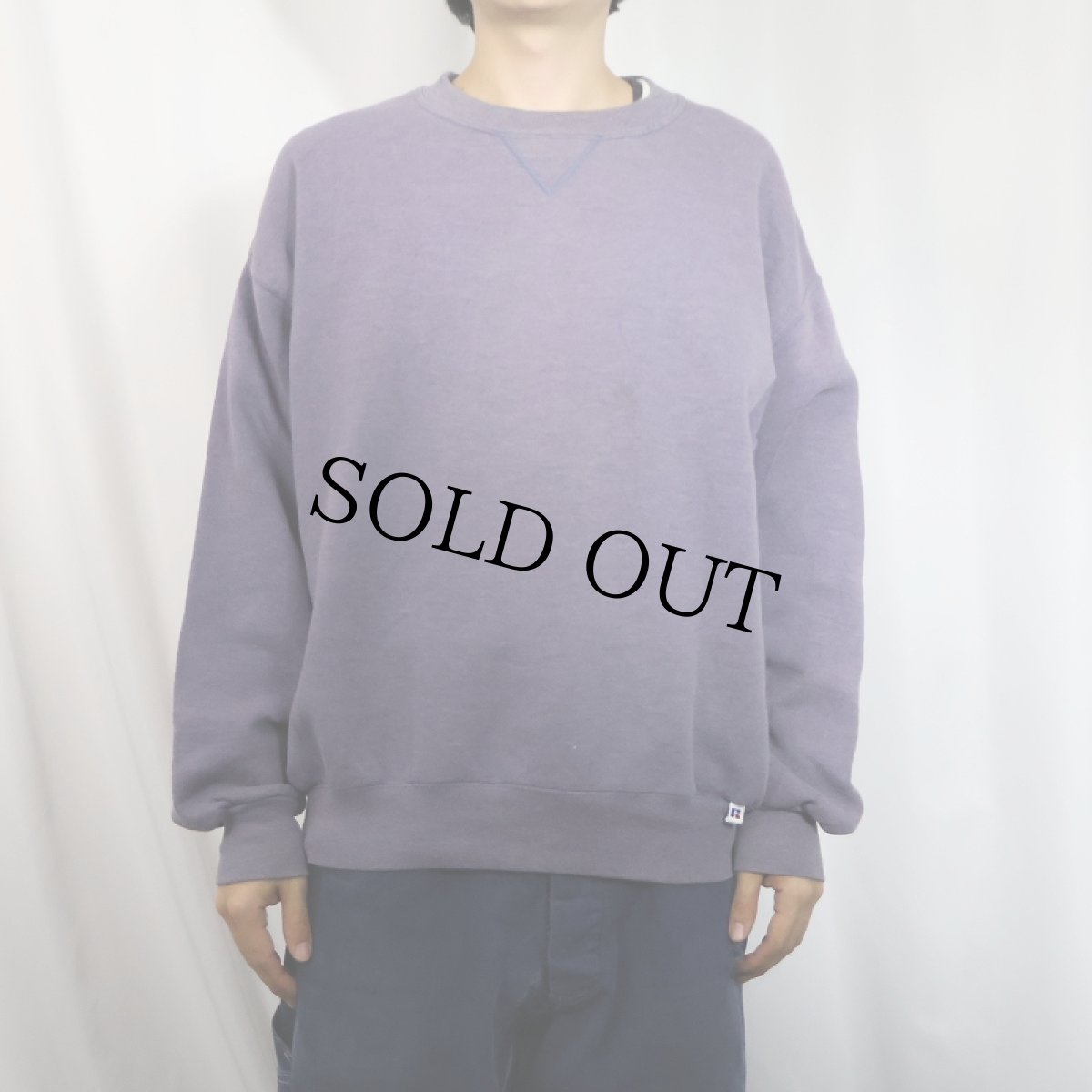 画像2: 90's RUSSELL ATHLETIC USA製 前V 無地スウェット L (2)