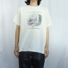 画像2: 90's〜 Edward Gorey "There's No Such Thing...As Too Many Books..." イラストプリントTシャツ L (2)