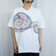 画像3: 90's USA製 Vネック 巻きプリントTシャツ XL  (3)