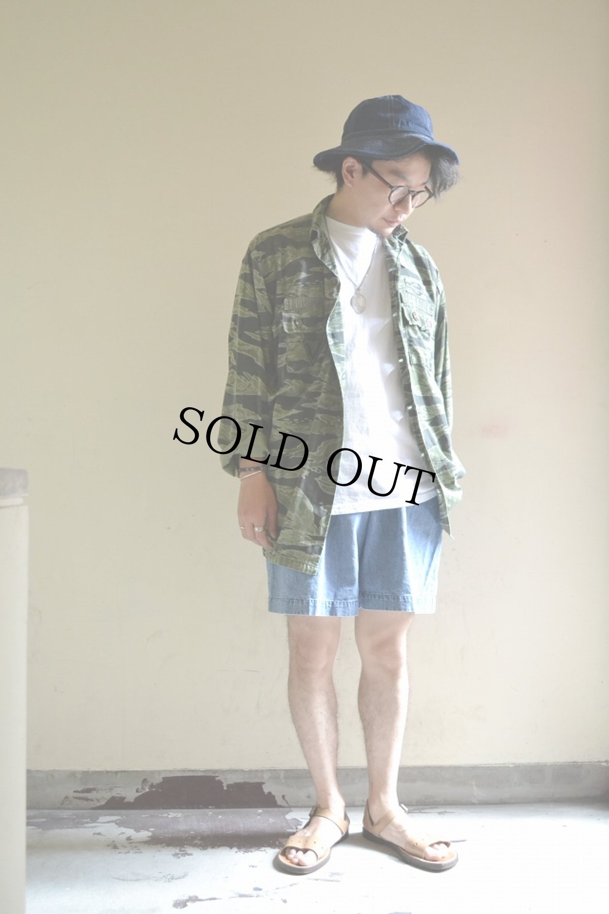 画像2: 60's US.ARMY タイガーカモ柄シャツ (2)