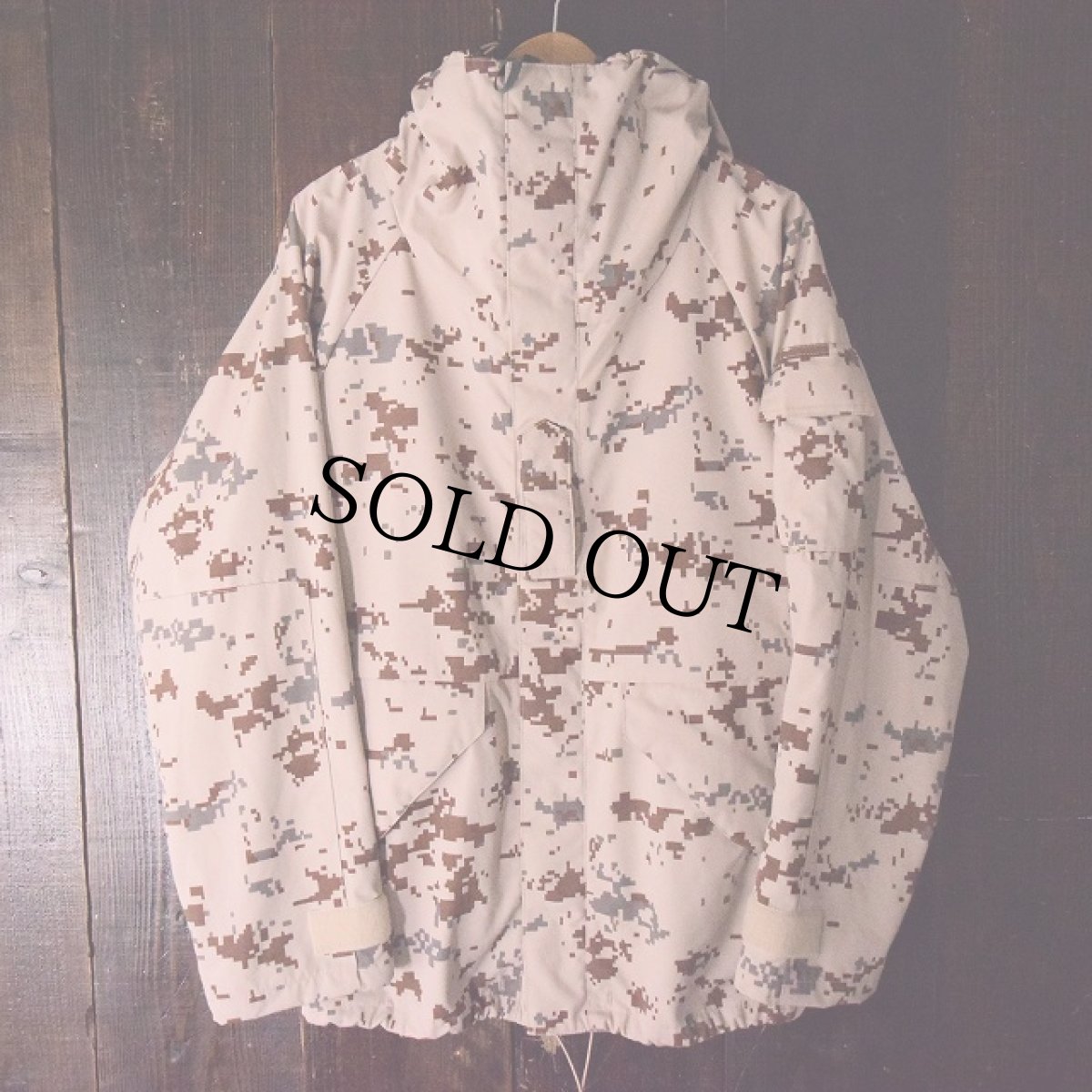 画像2: 00's エストニア国防軍 ACUカモ柄 GORE-TEXパーカ (2)