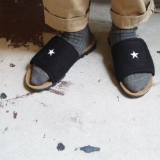 画像2: NEXUSVII "TROPICAL FIELD SLIPPERS / STAR" BLACK (2)