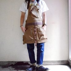 画像2: COMFY OUTDOOR GARMENT "V.F APRON" C.BROWN (2)