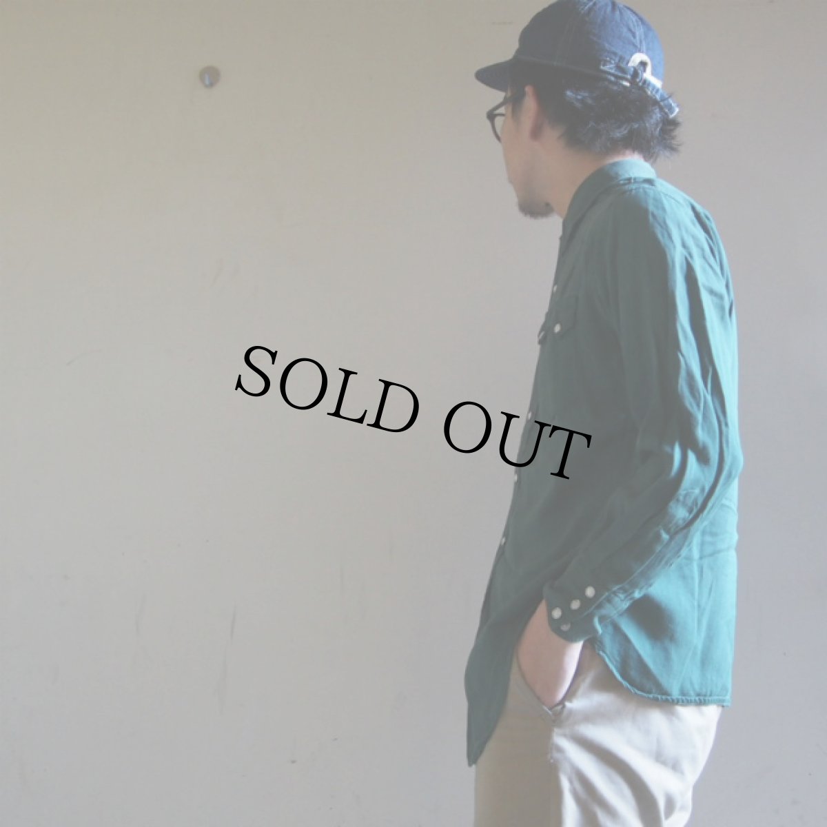 画像2: 50's LEVI'S BIGE ショートホーン ウエスタンシャツ M位 (2)